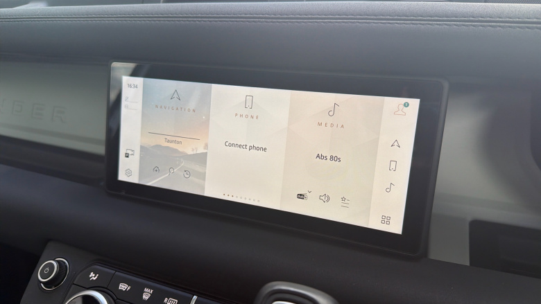 Land Rover Defender 3.0 D250 X-Dynamic SE 110 5dr Auto Diesel Estate